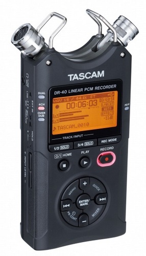 TASCAM-DR-40-Handheld-4